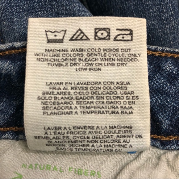 Wrangler Retro High Rise Trumpet Flare Jeans Size 30 NEW - Picture 11 of 11